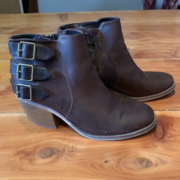 Size 8 Dark brown Sally booties. - Picture 5 of 7